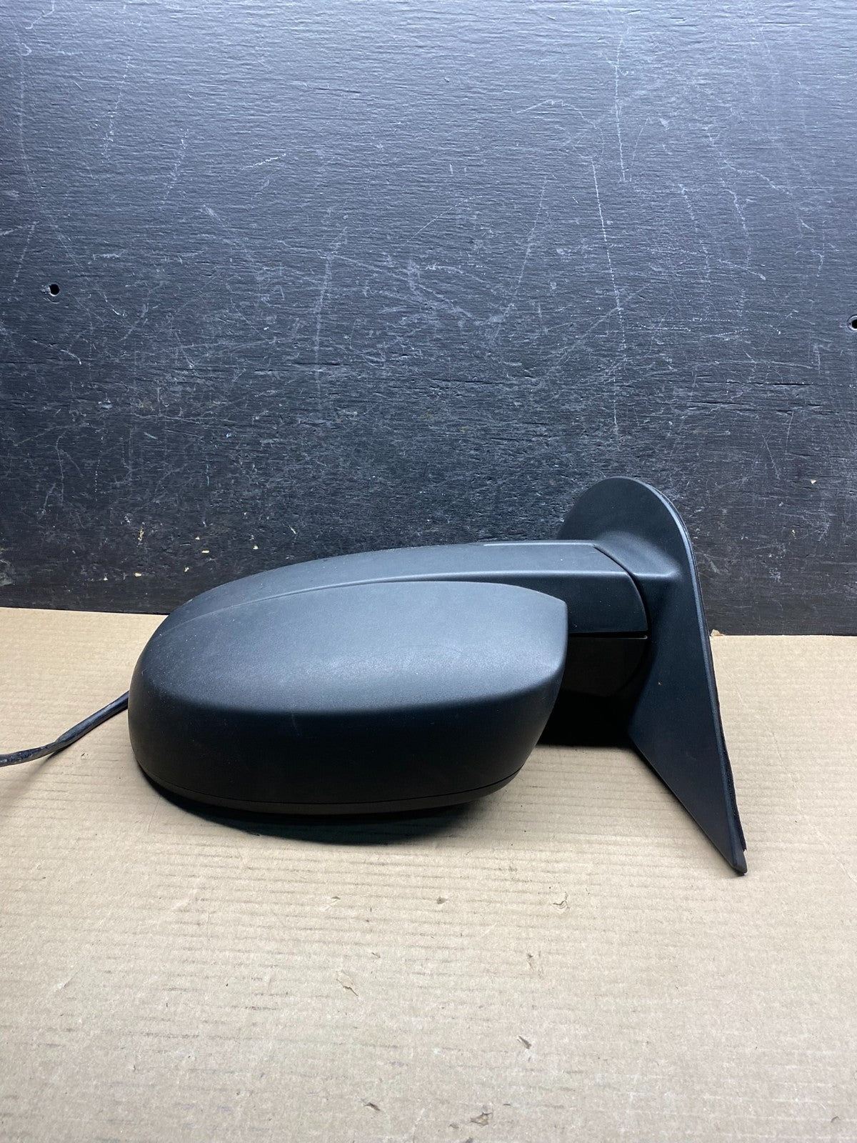 2007 to 2013 Chevrolet Tahoe Silverado Suburban Left Driver Mirror AH9686 DG2
