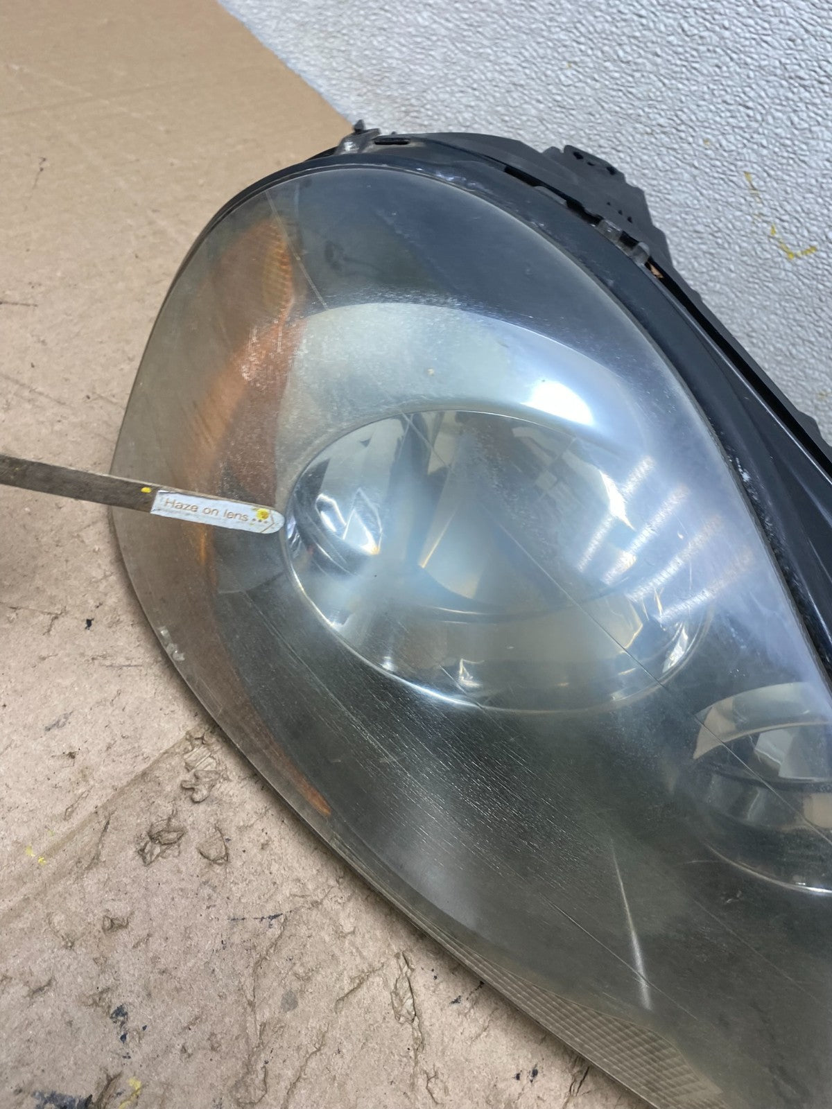2003 to 2006 Volvo XC90 Right Passenger Rh Side Headlight Halogen W3000 DW7