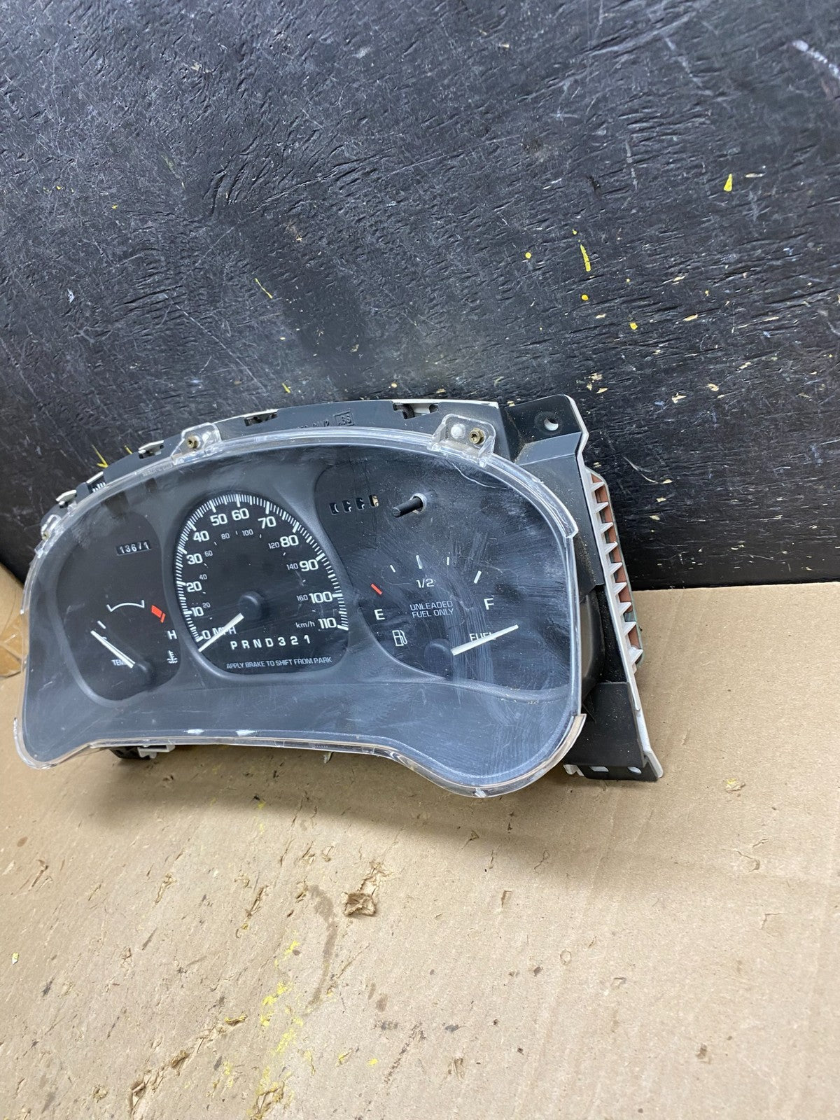 1999 to 2001 Pontiac Montana Speedometer Cluster Gauge U5189 DG2