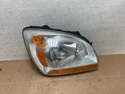 2005 to 2006 Kia Sportage Right Passenger RH Halogen Headlight OEM Y2971 DW0