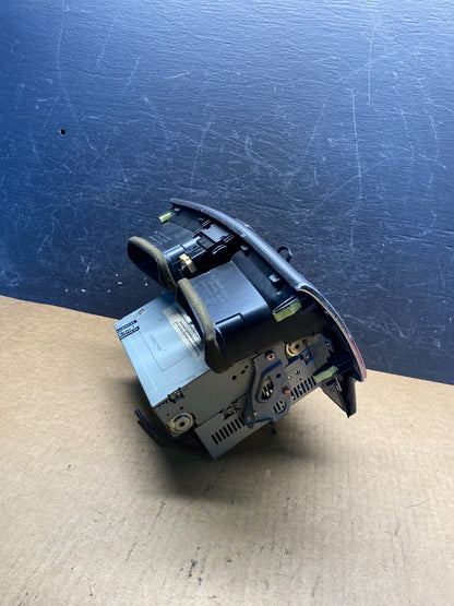 2004 to 2006 Lexus ES330 Es300 Radio Receiver Tape CD Air Vent AH5039 DG2