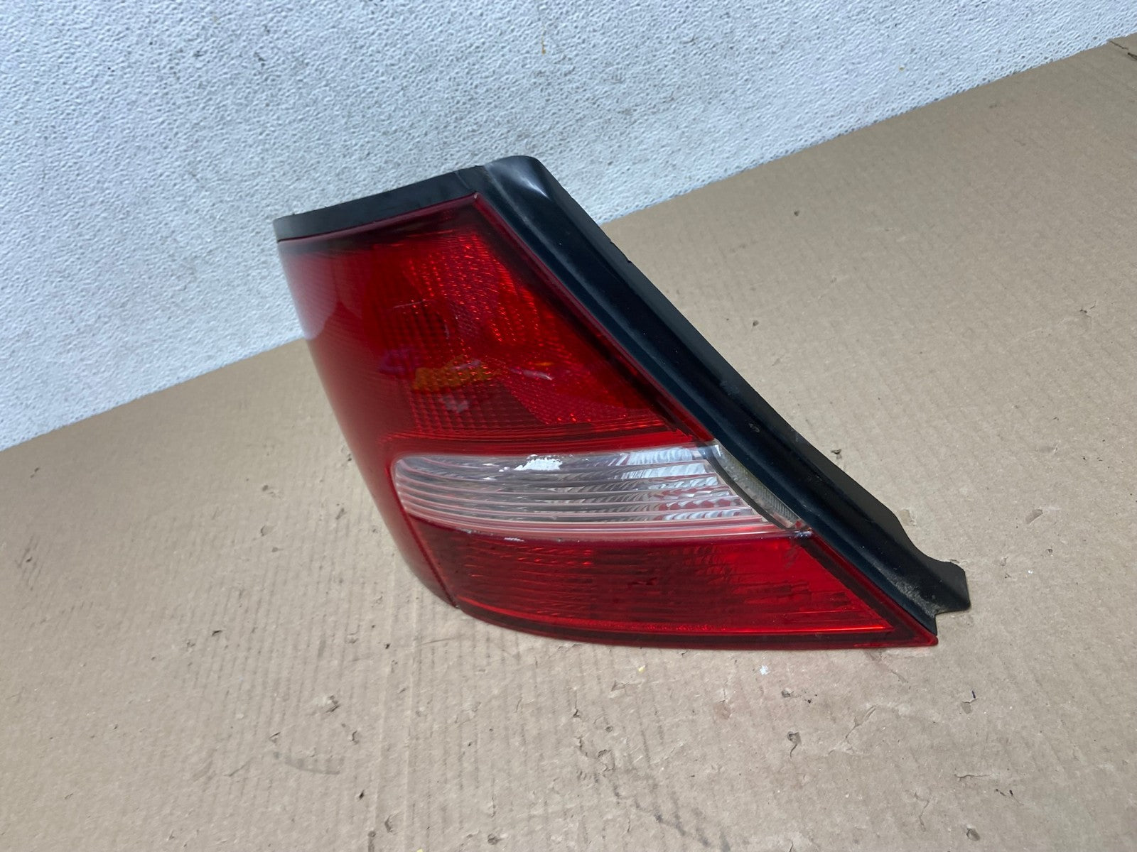 2000 to 2001 Nissan Altima Left Driver LH Side Tail Light AE9591 LK1