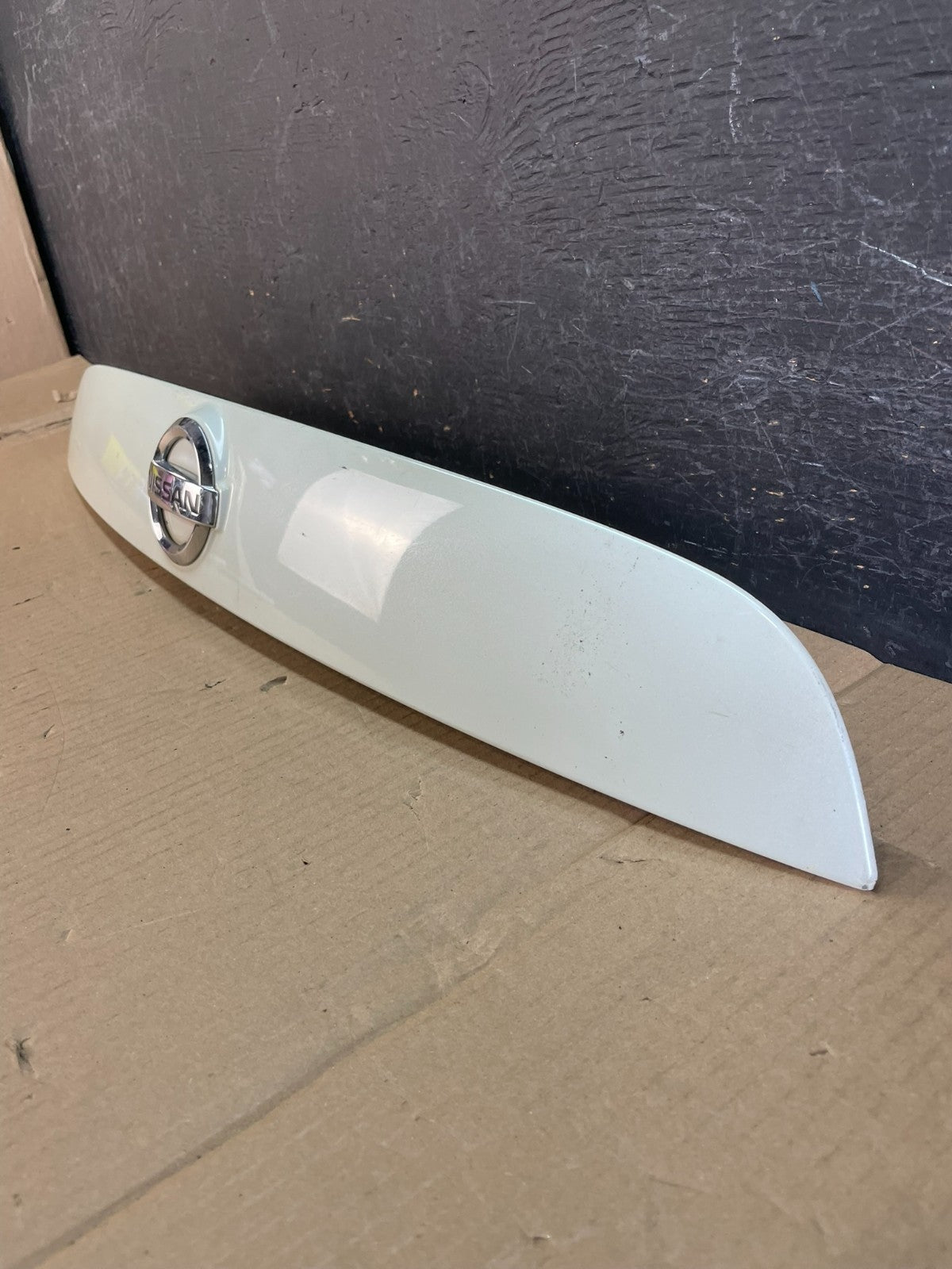 2011-2014 Nissan Juke Rear Trunk Tailgate Liftgate Emblem Panel AE3680 DG1