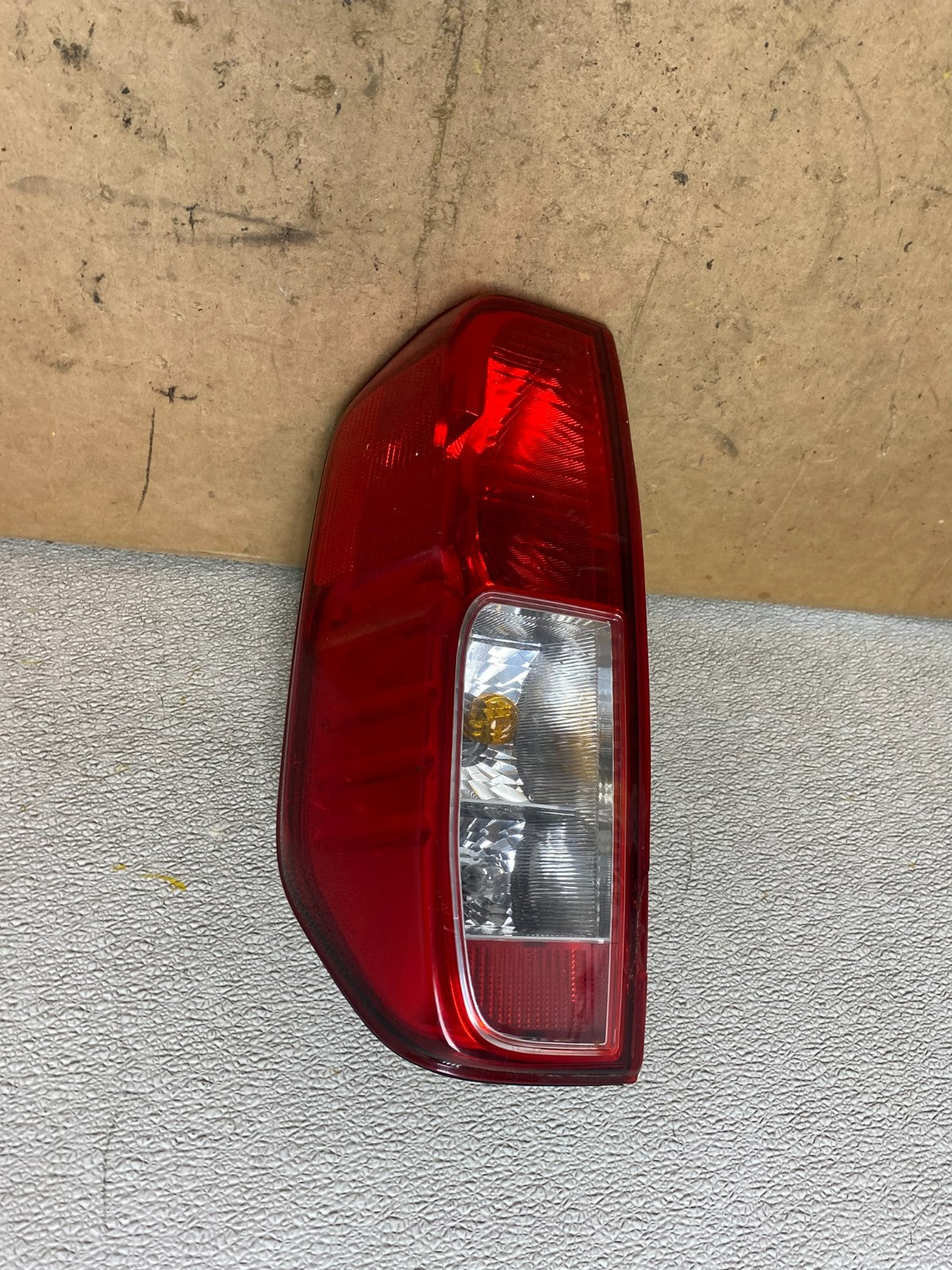 2005 to 2014 Nissan Frontier Left Driver LH Side Tail light Oem X6684 PS0