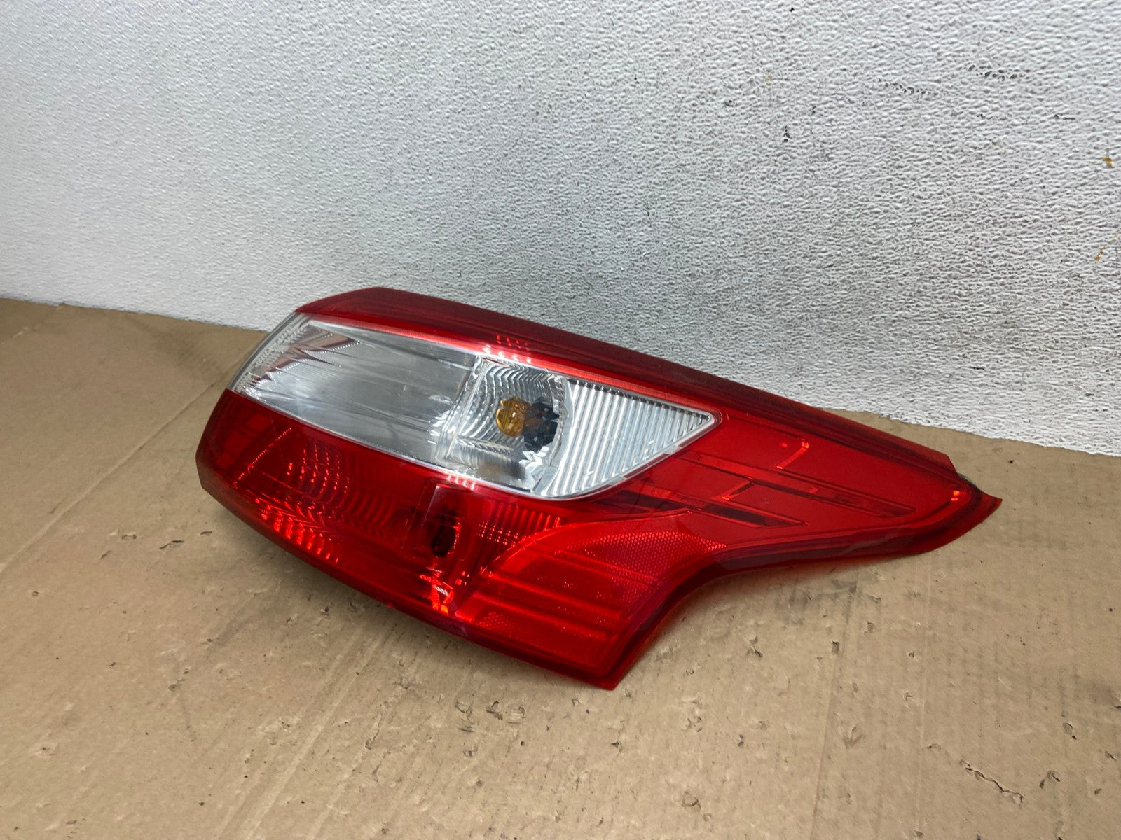 2012 2013 2014 Ford Focus Sedan Right Passenger Rh Side Tail Light AE9245 LK1
