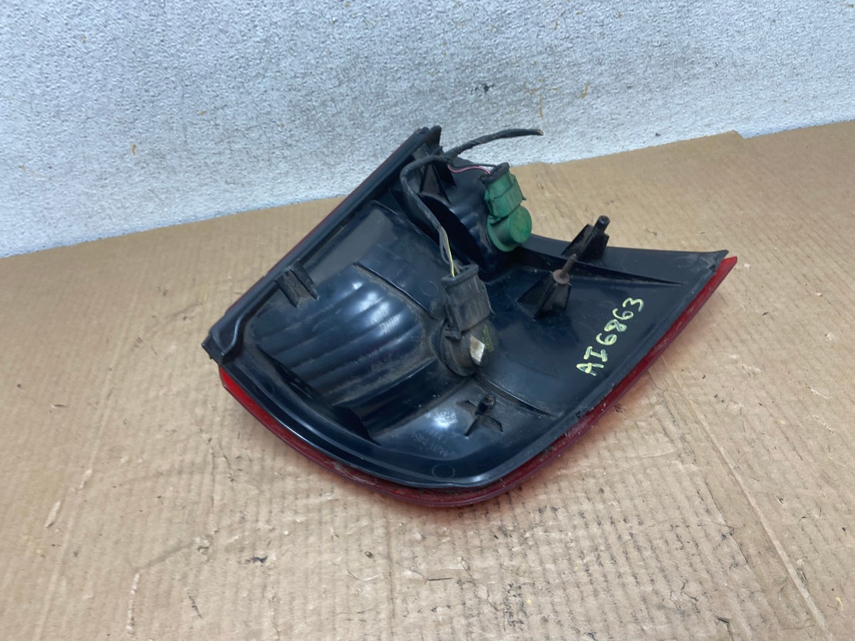 2002 to 2005 Ford Explorer Right Passenger Rh Side Tail light AI6863 LK7