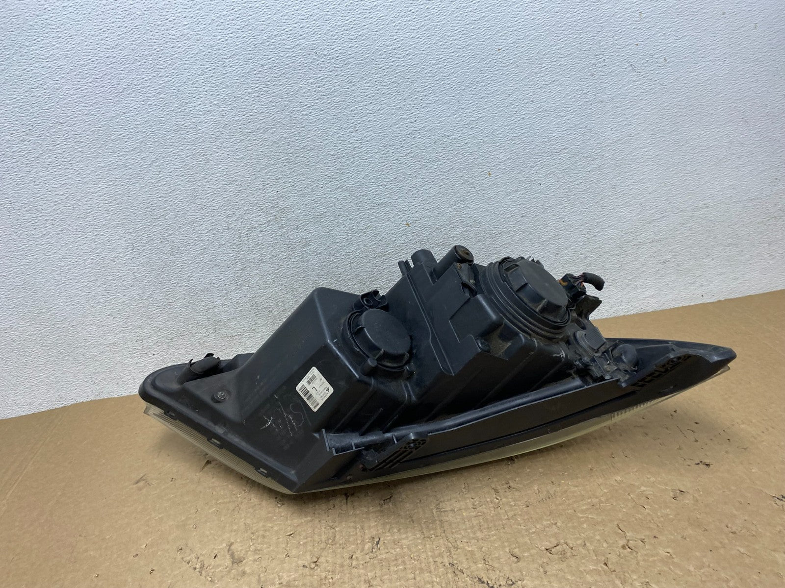 2014 to 2015 Kia Sorento Left Driver LH Side Headlight Halogen AF8444 DW7