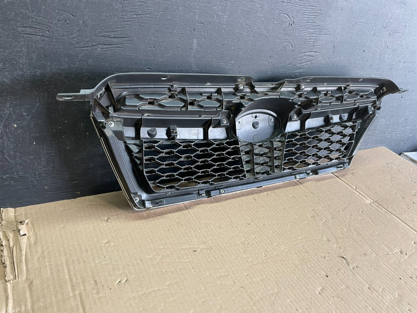 2012 - 2016 Subaru Impreza Crosstrek Front Upper Grill Grille AE3605 DG4