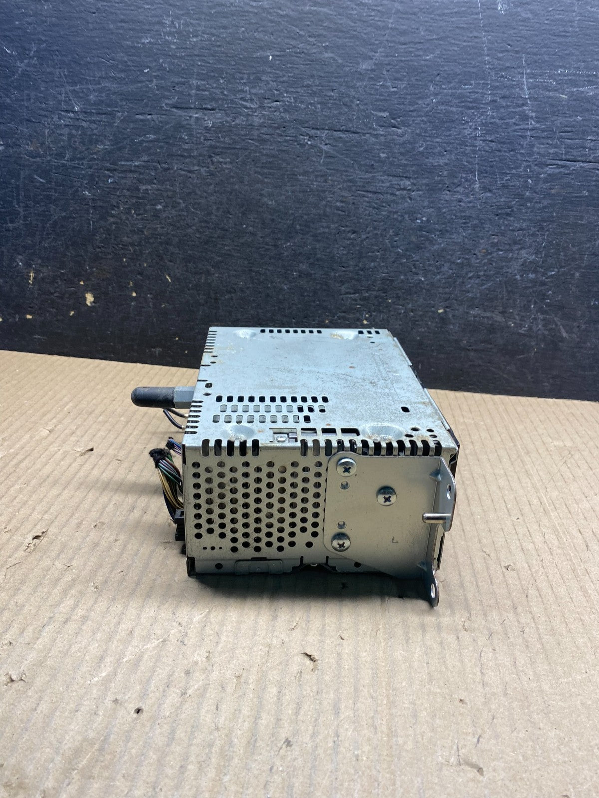 2014 to 2015 Ford Explorer Audio Equipment Radio Receiver AM FM CD ai4896 DG2