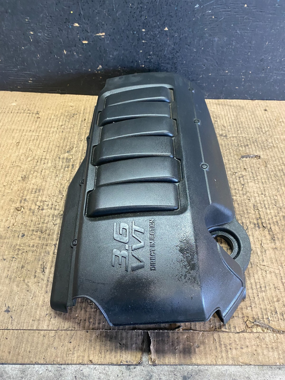 2007 to 2012 GMC Acadia 3.6L VVT Engine Cover Shield N1976 PS2
