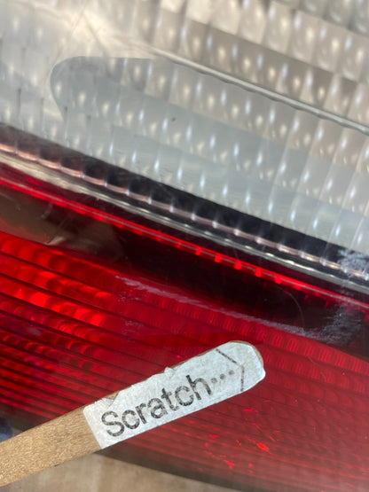 2002 - 2004 Subaru Outback Trunk Hatch Lid Tail Light Panel Center AC9688 DG5
