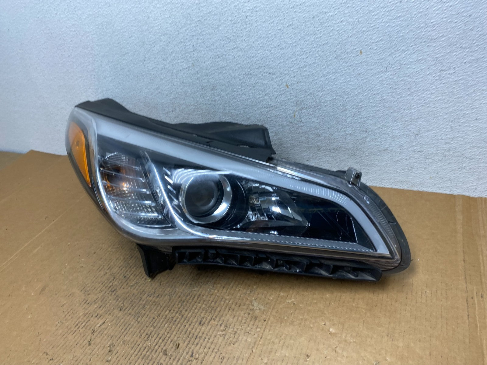 2015-2017 Hyundai Sonata Right Passenger RH Side Halogen Headlight AE1366 DW1