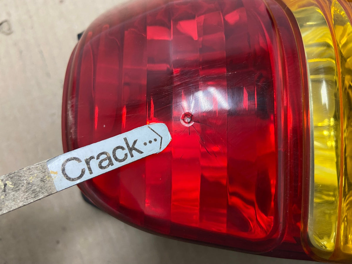 2001 to 2007 Ford Escape Right Passenger RH Side Tail Light AH5790 LK3