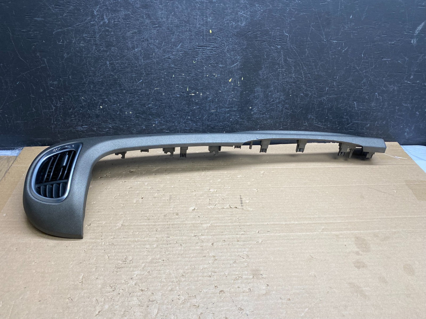 2014 - 2017 Fiat 500L Dashboard Center Air Vent Panel AG6412 DG1