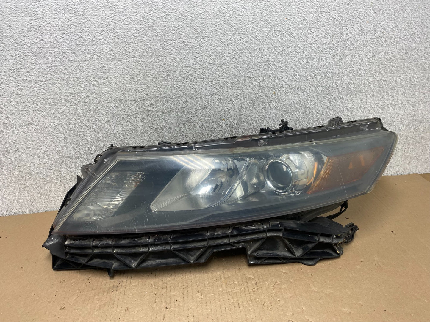 2010 - 2012 Honda Accord Crosstour Left Driver LH Side Headlight AF3185 DW0