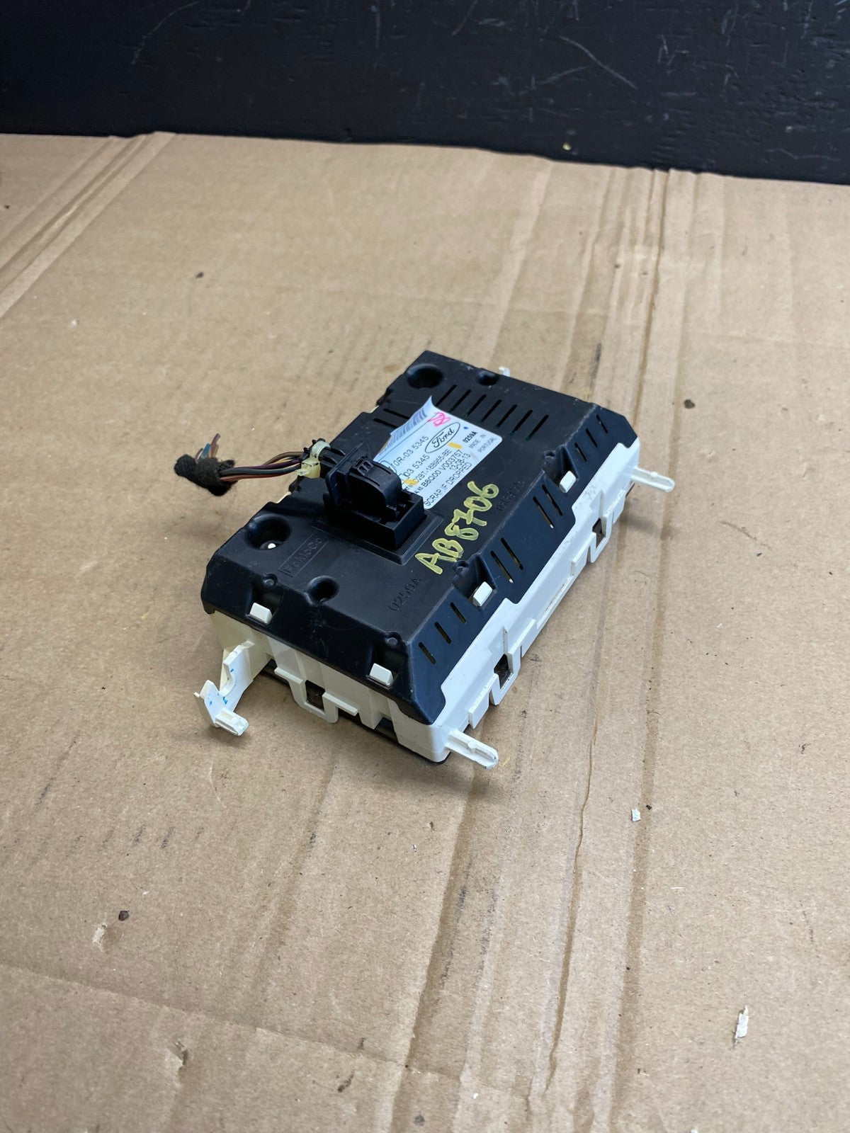 2014 to 2017 Ford Fiesta Radio Information Screen Display AB8706 DG3