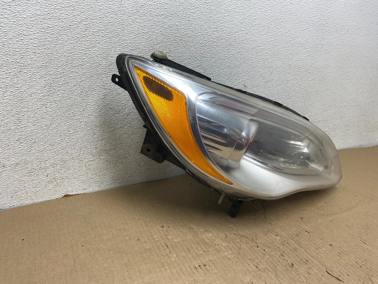 2011 2012 2013 2014 Chrysler 200 Right Passenger Halogen Headlight AG8009 DW1