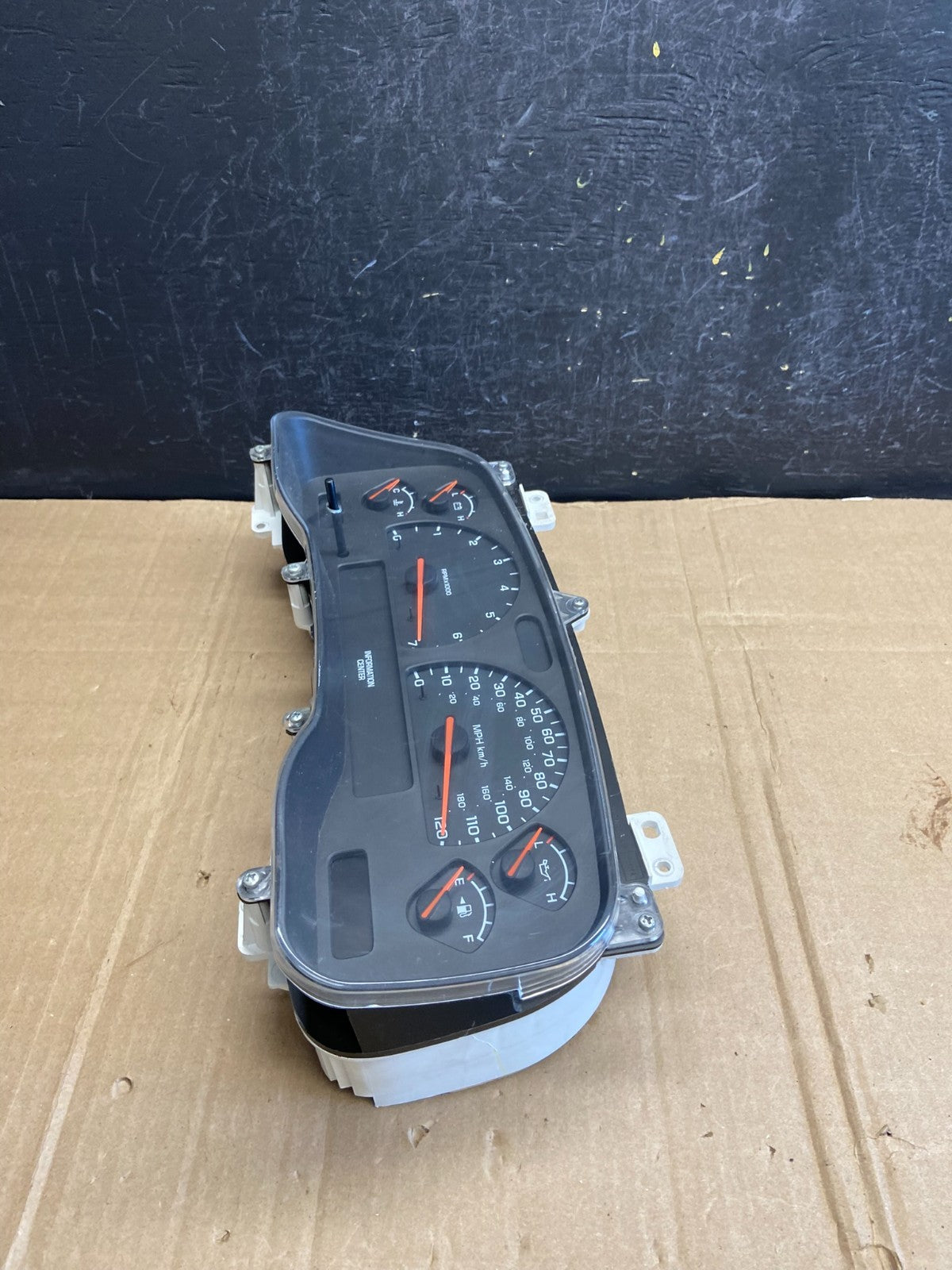 2001 2002 2003 Dodge Durango Speedometer Instrument Cluster Gauge AD70772