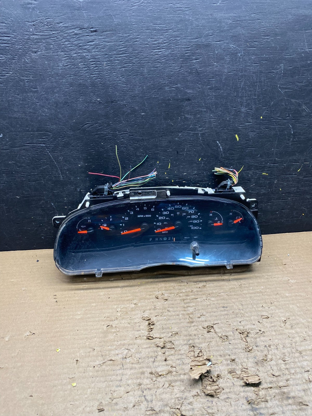 2004 to 2008 Ford E350 Gauge Speedometer Cluster s9160 DG0