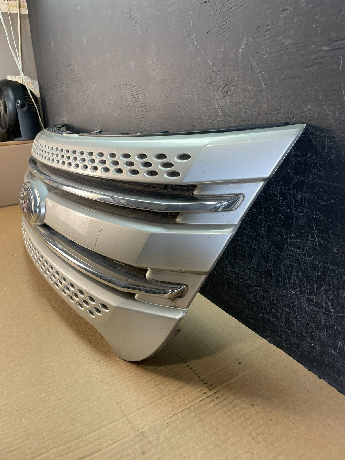 2011 to 2015 Ford Explorer Upper Front Grill Grille af3775 DG1
