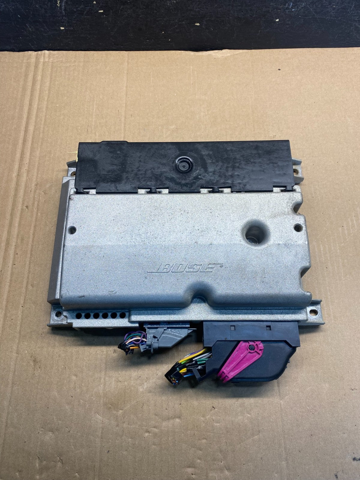 2005 to 2011 Cadillac STS Bose Radio Stereo Audio Amplifier Amp AE7526 DW0