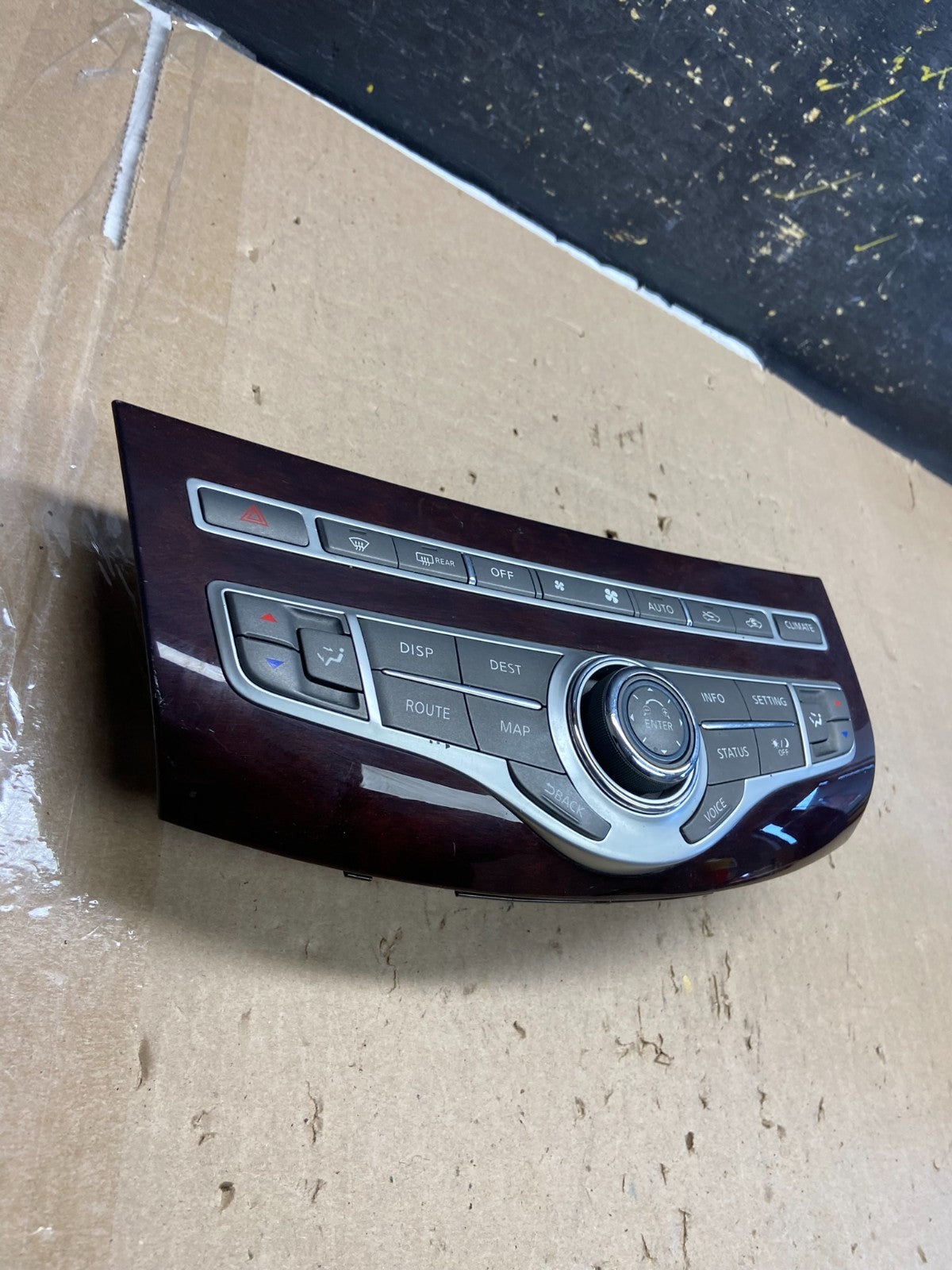 2011 2012 2013  Infiniti M37 Front Temperature Climate Control Panel AB2082DG1