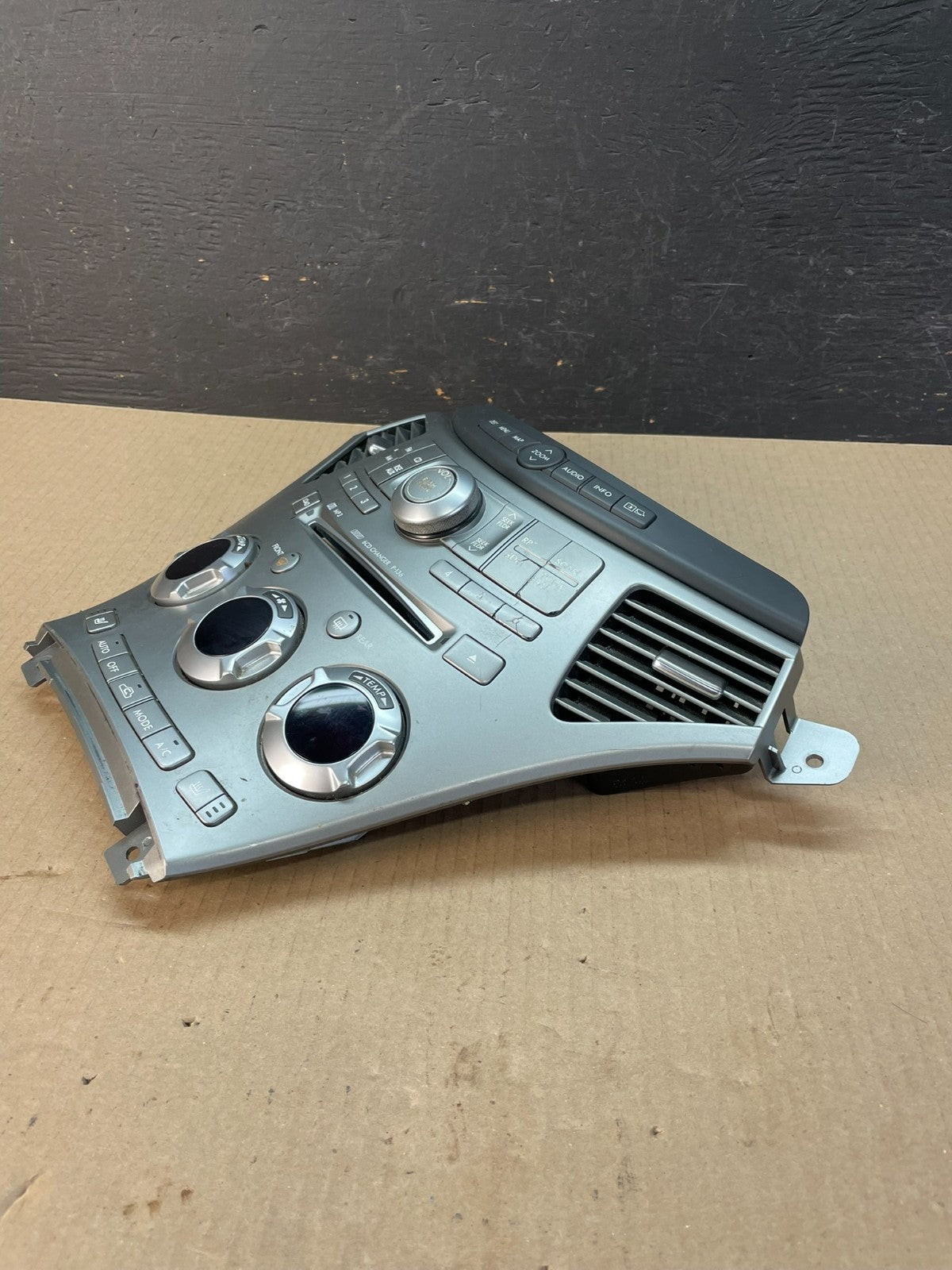 2006-2009 Subaru Tribeca Radio CD Player Climate Control Bezel Panel ae3408 DG6