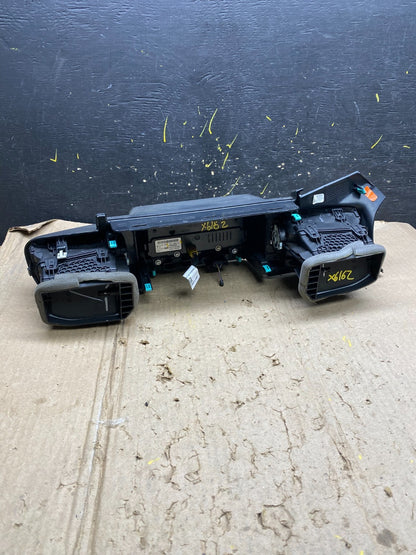2020 to 2023 Ford  Explorer Console Radio Display Screen Air Vents Oem X6162 DG4