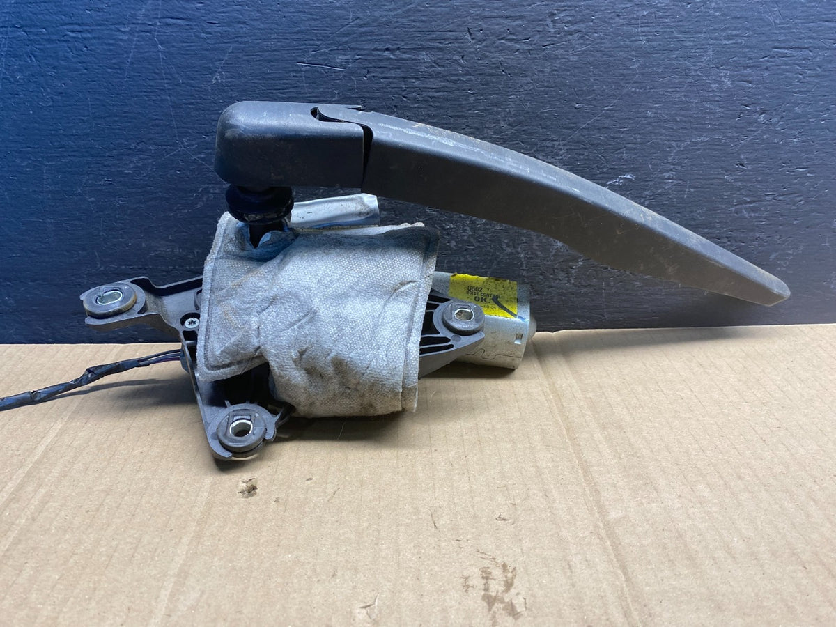 2011 to 2019 Ford Explorer Rear Windshield Wiper Motor AC0876 DG0