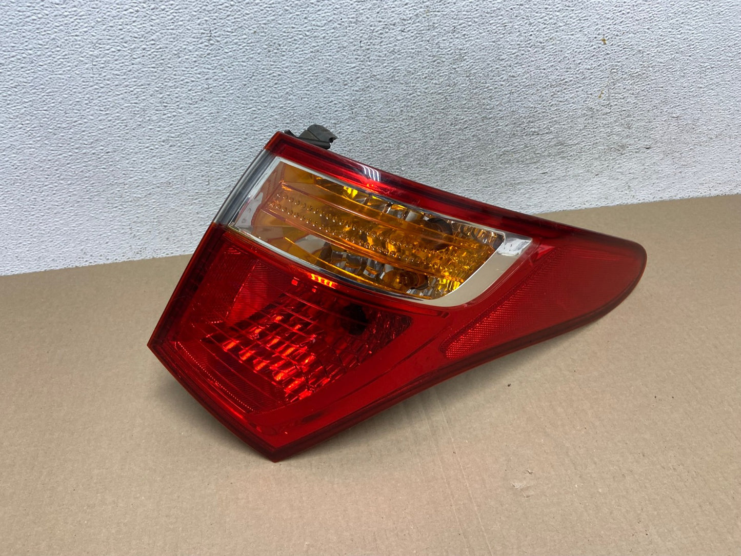 2007 to 2012 Hyundai Veracruz Tail Light Right Passenger RH AF5755 LK0