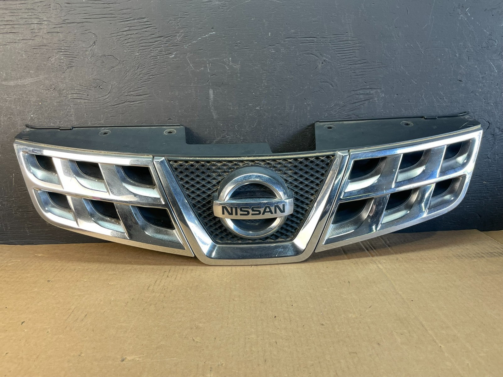2011 to 2015 Nissan Rogue Front Upper Chrome Grill Grille AD0262 DG0