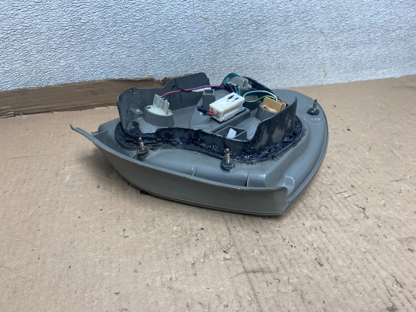 2002 2003 Nissan Maxima Right Passenger RH Side Tail Light U8684 DW5