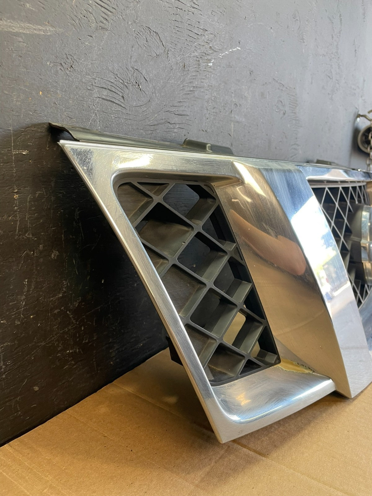 2008 to 2012 Nissan Pathfinder Front Upper Chrome Grill Grille OEM  ac2184 DG2