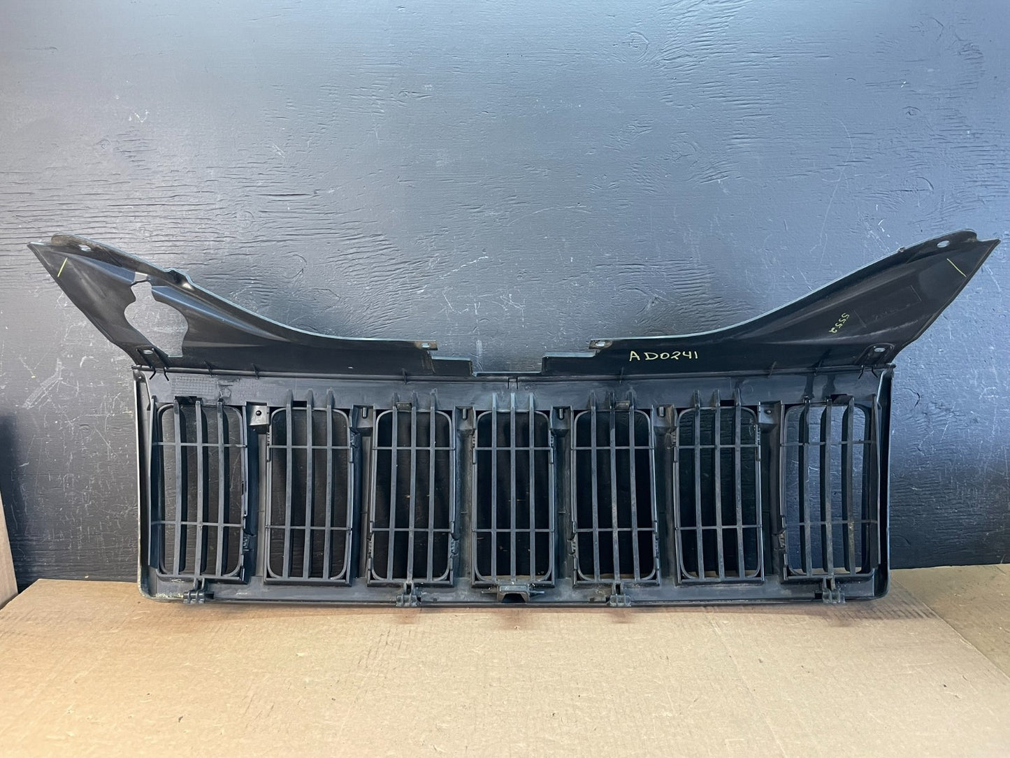 2008 2009 2010 Jeep Grand Cherokee Front Upper Grill Grille AD0241 DG3