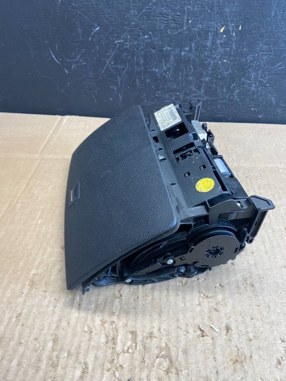 2008-2011 Mercedes W204 C300 Navigation Display Screen Monitor w/Cover AB97192