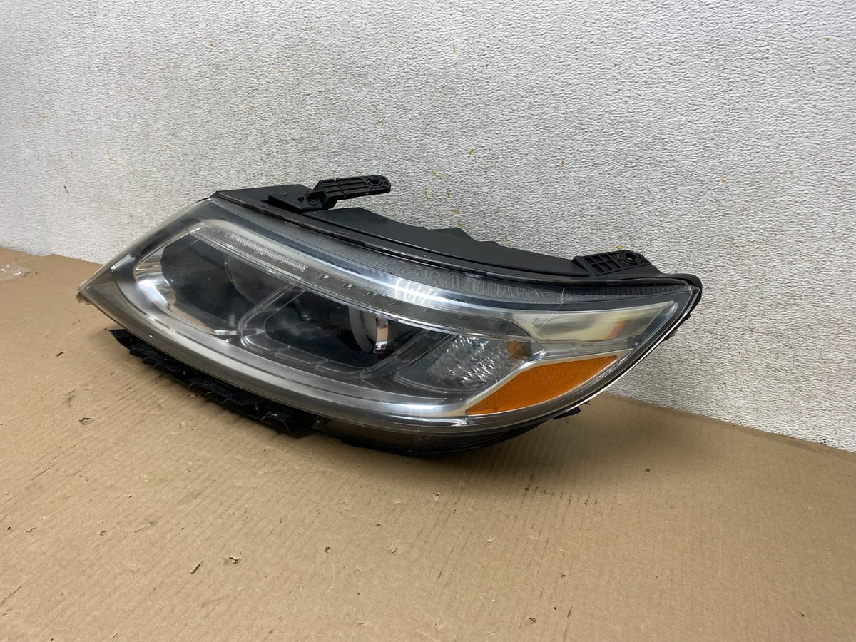 2014 to 2015 Kia Sorento Left Driver LH Side Headlight Halogen AH5751 DW2