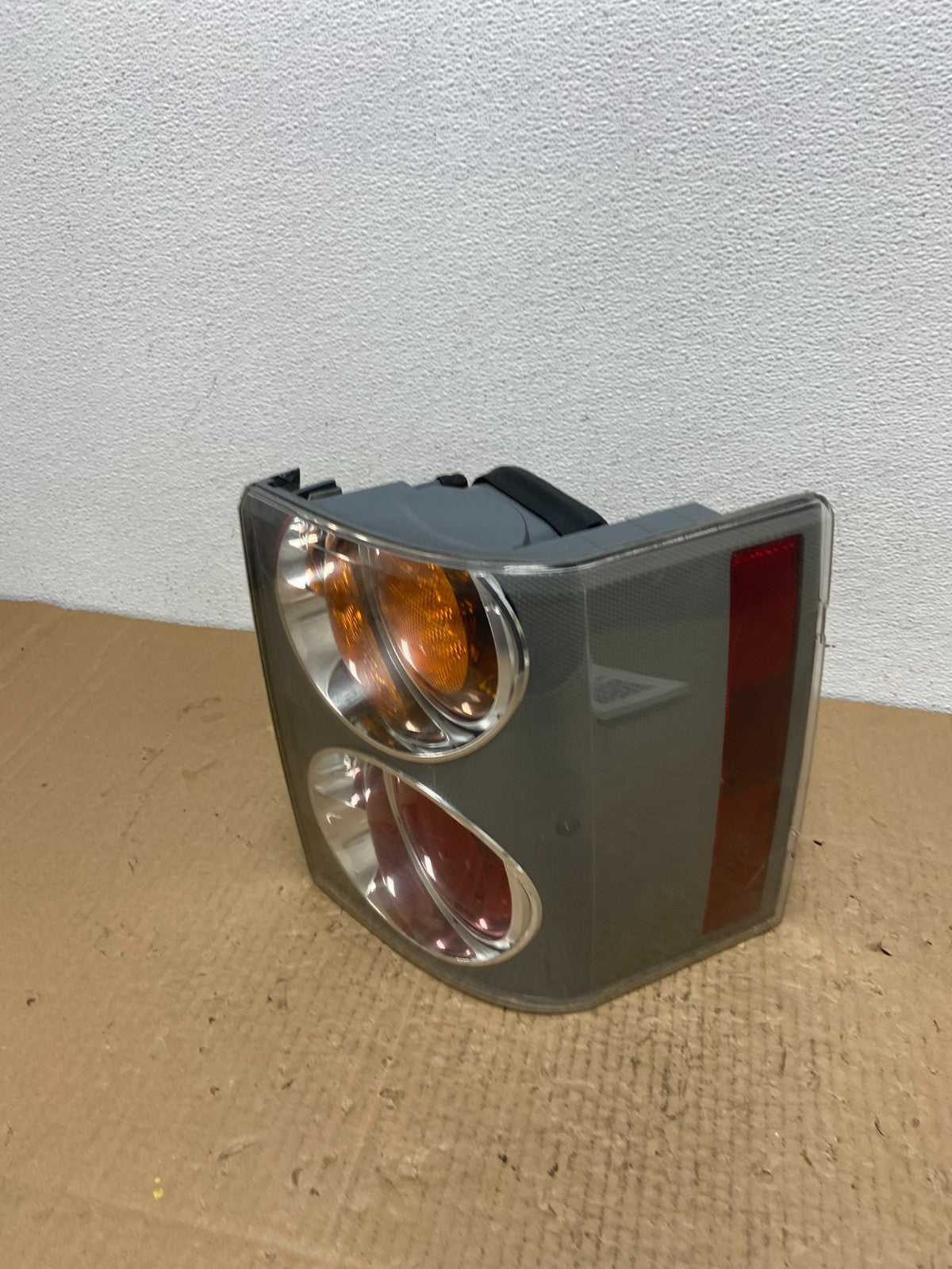 2003-2005 Land Rover Range Rover L322 Right Passenger Tail Light AC5534 DG0