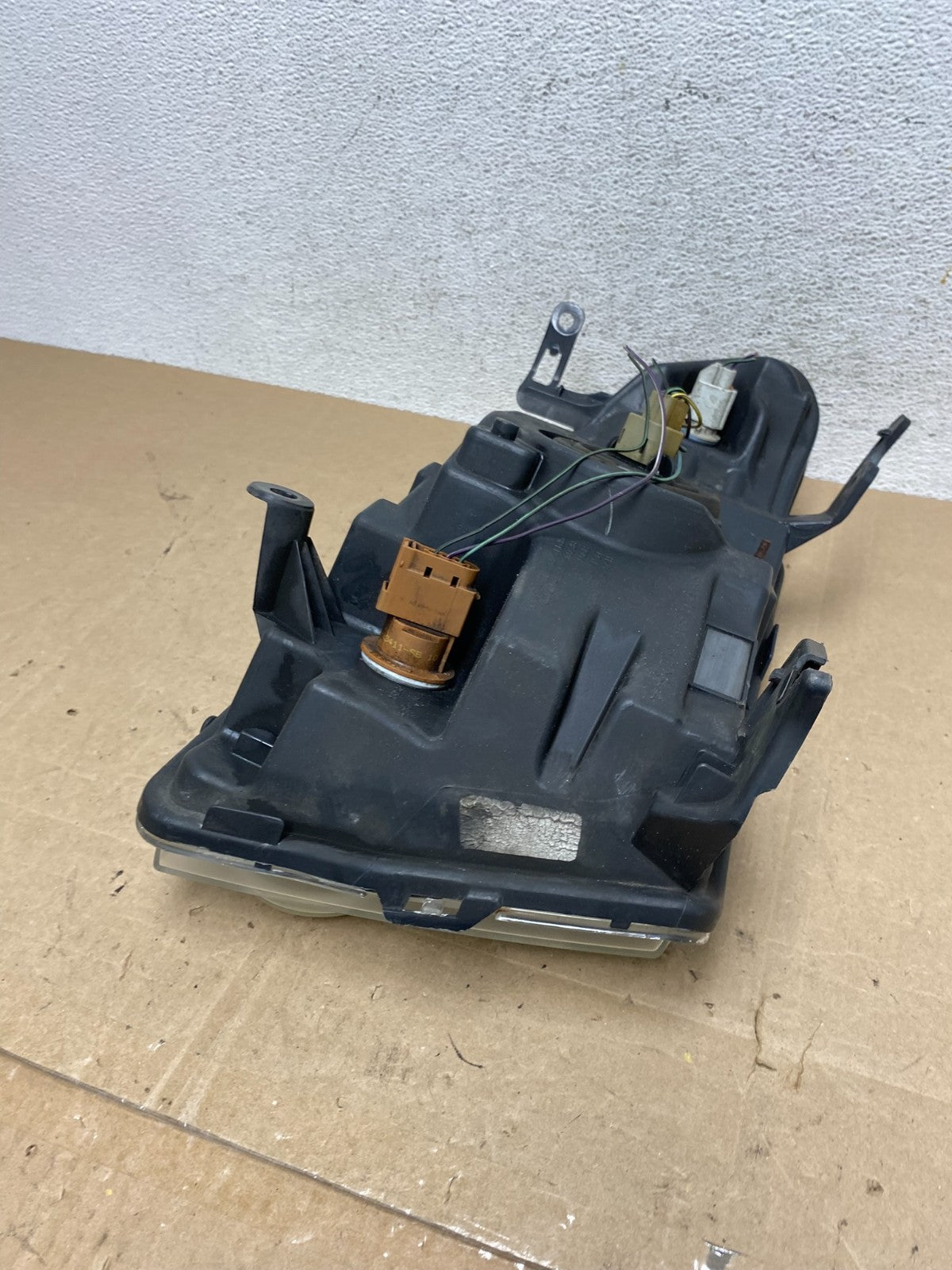 2008 to 2012 Ford Escape Headlight Left Driver Side Halogen AE5983 DW7