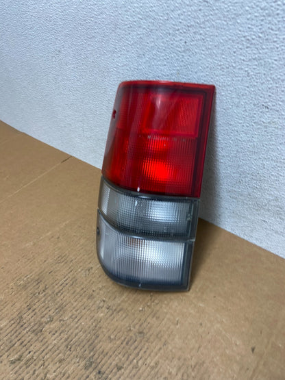2000 to 2004 Isuzu Trooper Right Passenger RH Side Tail Lights AE0265 DG1