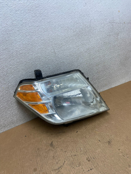 2008 to 2012 Nissan Pathfinder Halogen Headlight Right Passenger Z7652 DW2