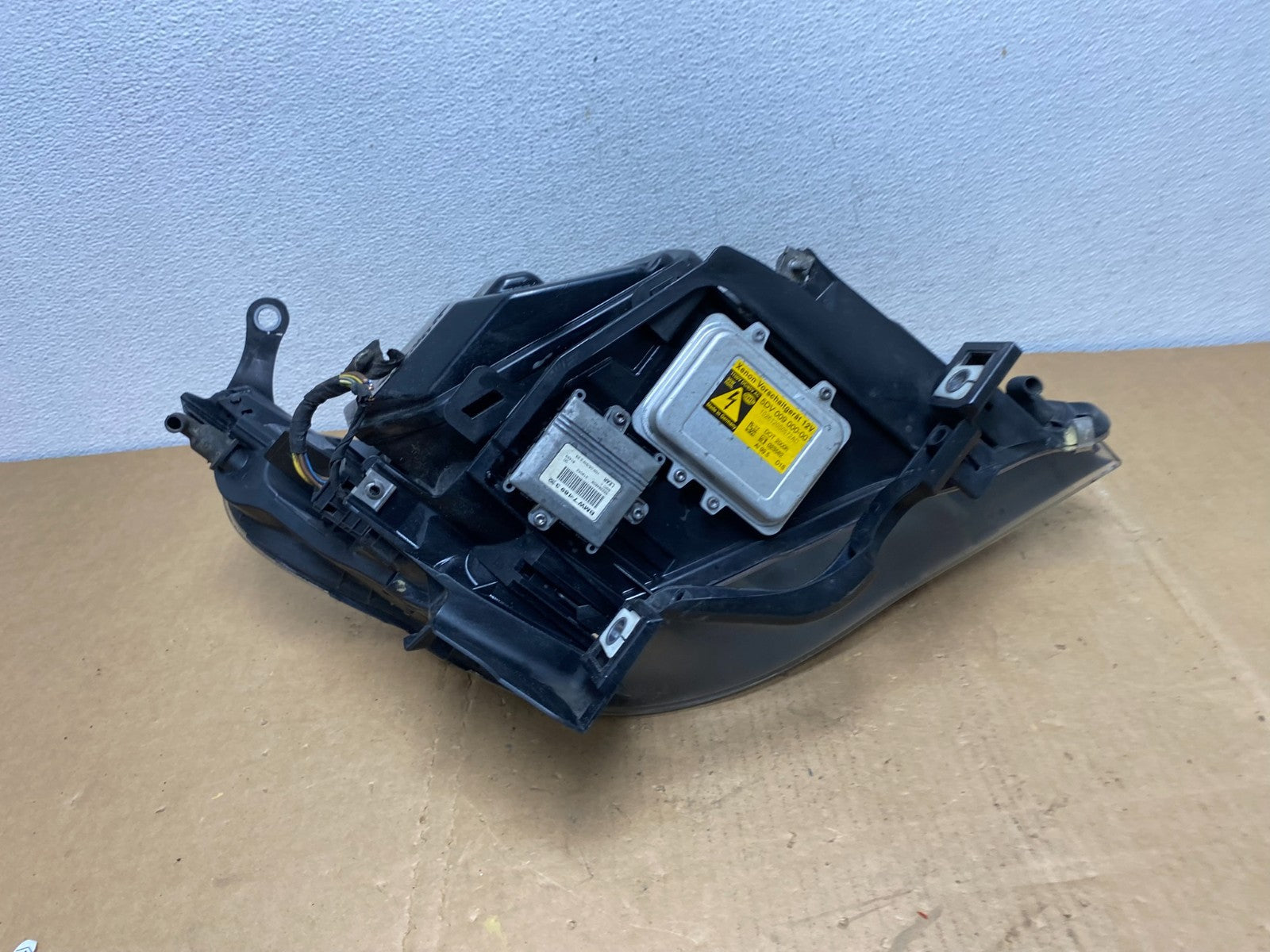 2004 to 2007 BMW 525i 5 Series Headlight Left Driver LH Xenon AFS AC8555 DW8