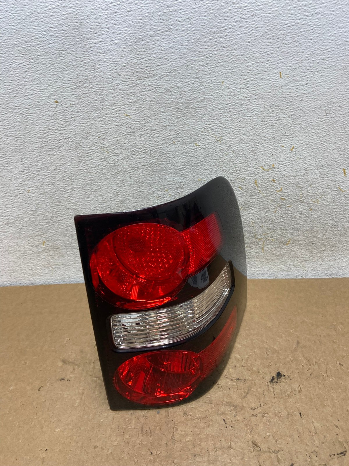 2006 to 2010 Ford Explorer Right Passenger Side Tail light AI3678 LK2