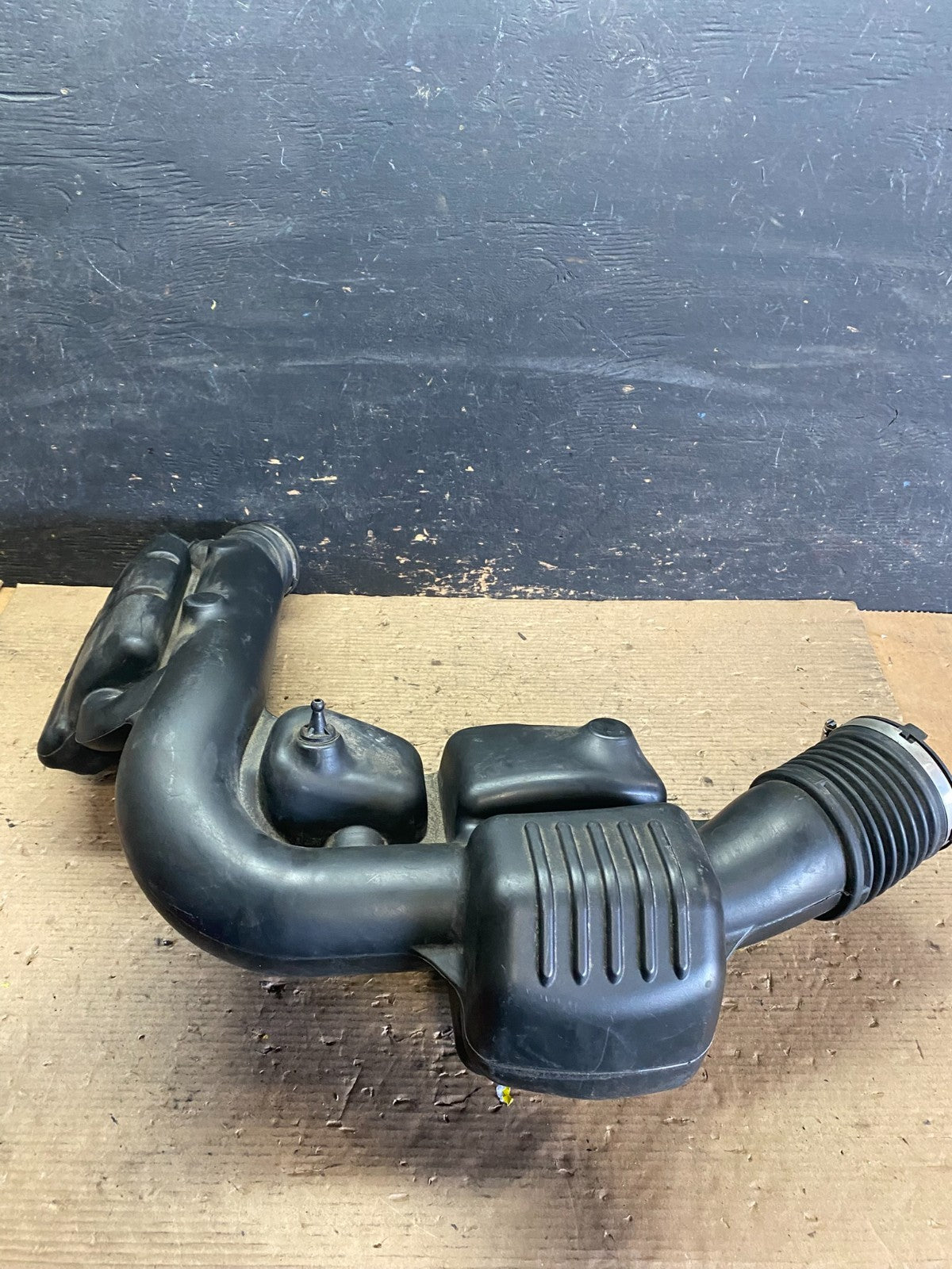 2011 - 2013 Dodge Durango 3.6L Resonator Air Intake Tube S3547 DG0