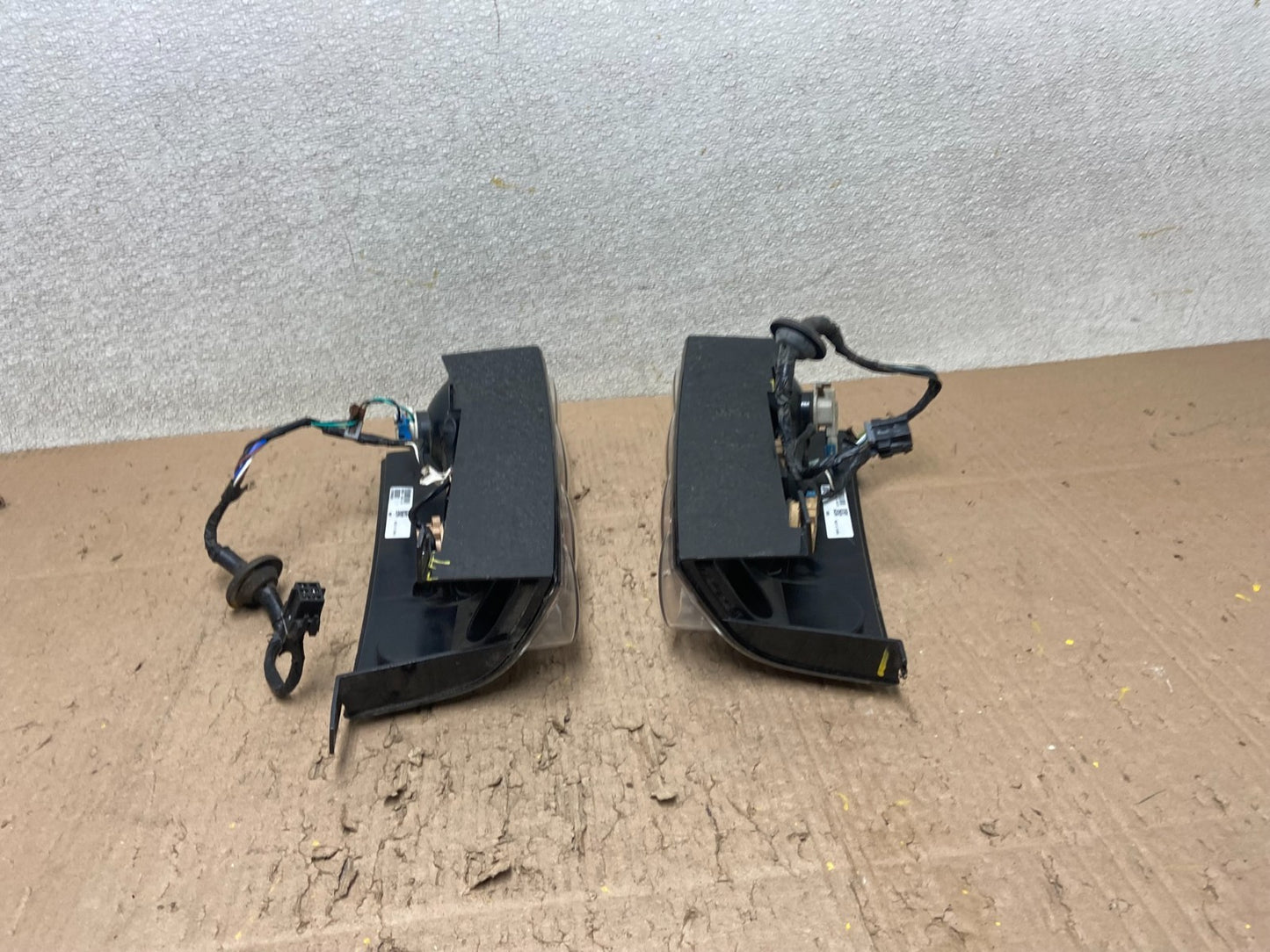 1996-2002 GMC Savana Express 1500 Van Left+Right Set Black Tail Lights Y4987 DG9
