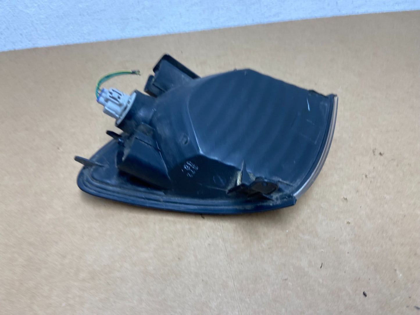 2001 to 2003 Toyota Sienna Turn Signal Right Passenger RH Lamp AC1687 DW5