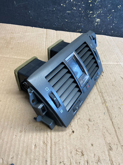 2006 to 2011 Cadillac DTS Dash Center Air Vent Heater Bezel OEM AA8082 DG1