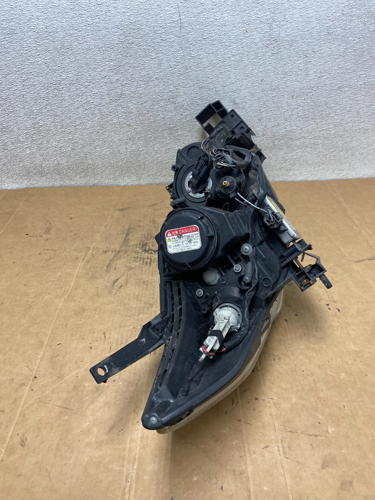 2008 2009 2010 Mazda 5 Left Driver LH Side Headlight Xenon HID T2049 DW13