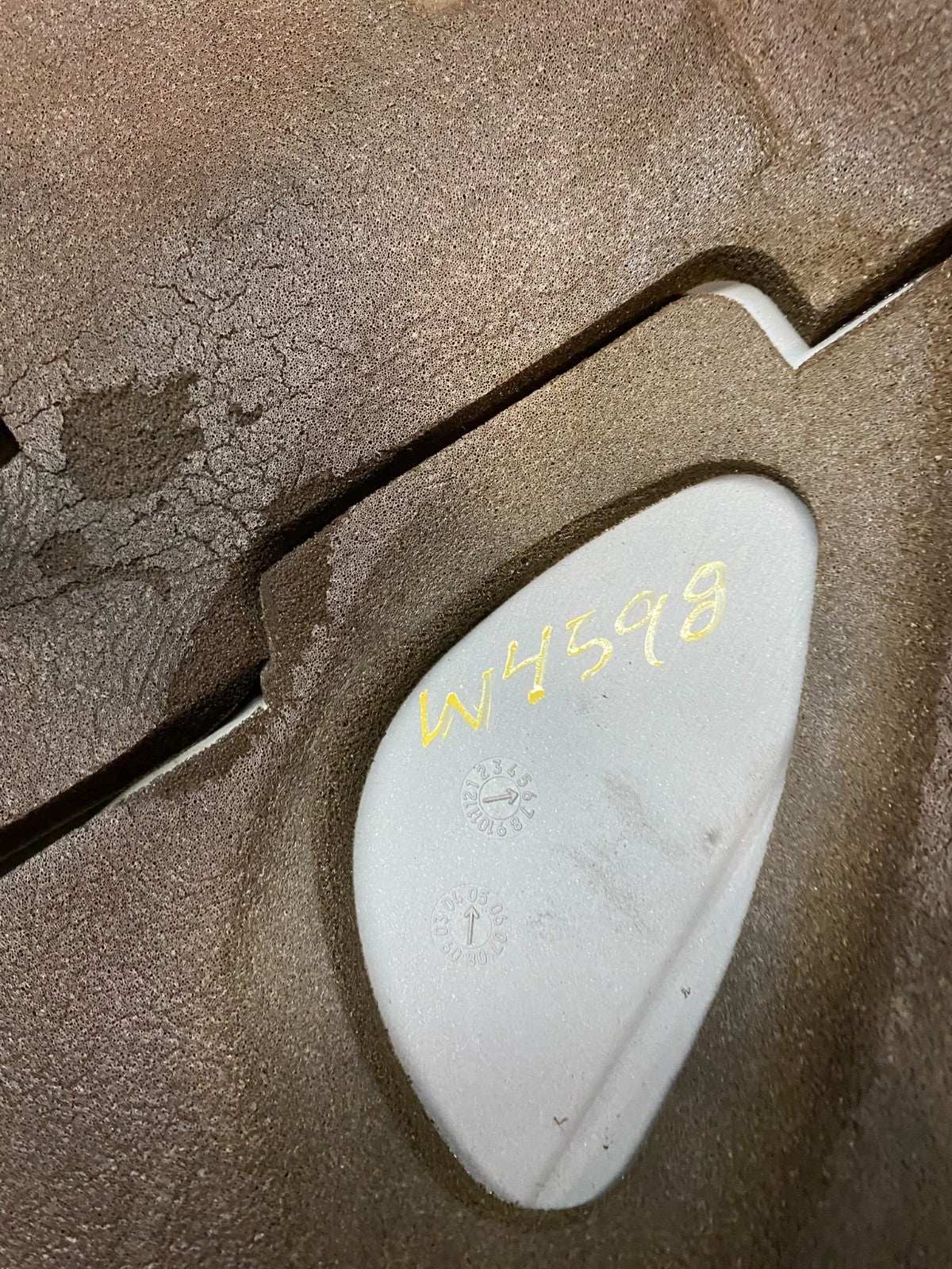 2004 to 2007  Cadillac CTS 3.6L Plastic Engine Cover Shield W4598 DG9