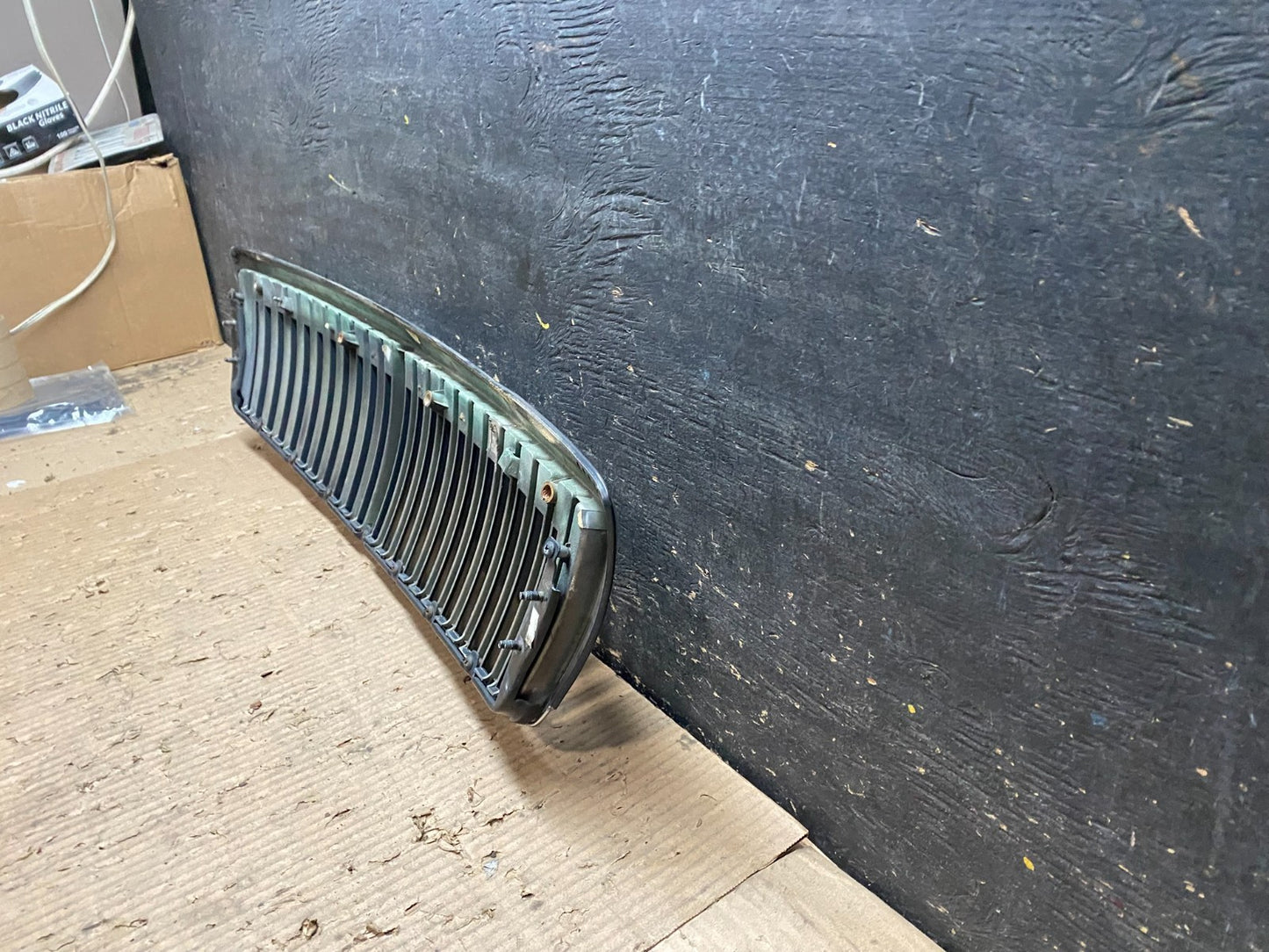 2002 to 2005 Hyundai Azera XG350 Front Upper Grill Grille W/Emblem OEM  X0160 DG4