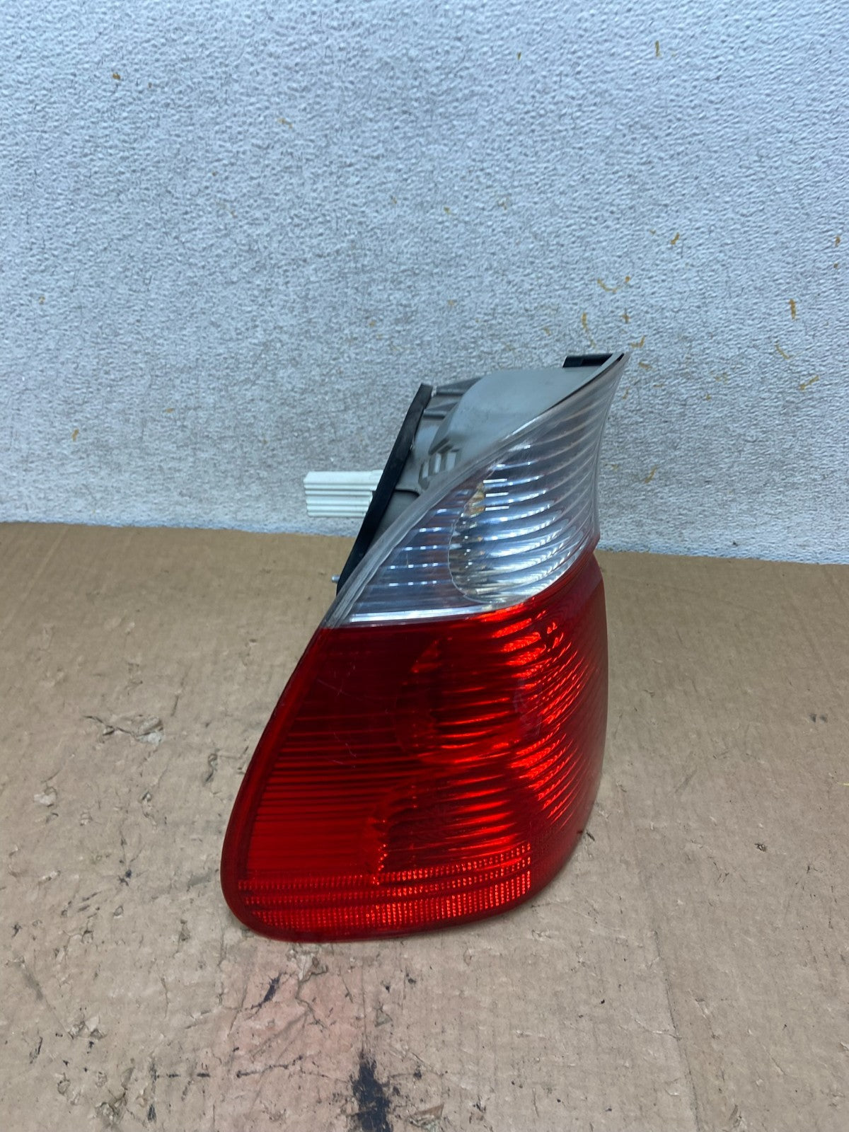 2004 2005 2006 BMW E53 X5 Left Driver Lh Side Tail Light AI9262 LK2